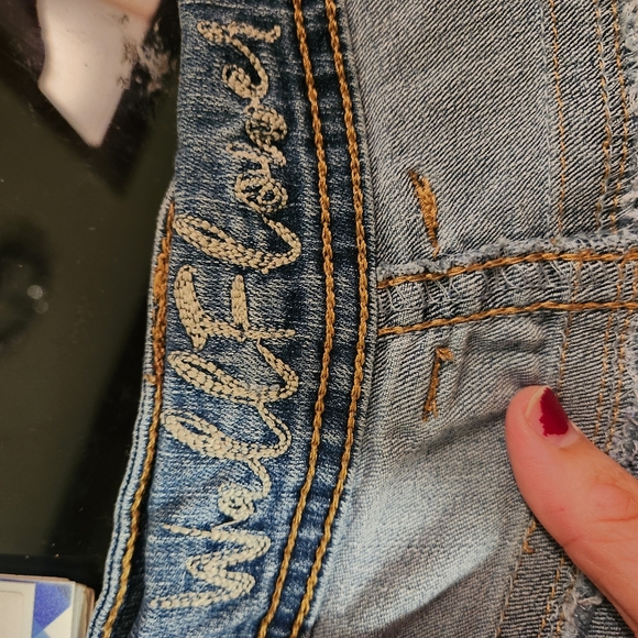Wallflower Size 22 Denim Bermuda Shorts With Cuffed Hem And Pocket Detailling - Picture 7 of 8